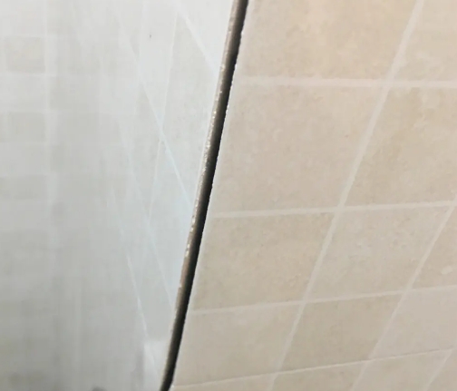 商水瓷砖空鼓维修公司分享阳台瓷砖脱落的修复过程可以分为以下几个步骤